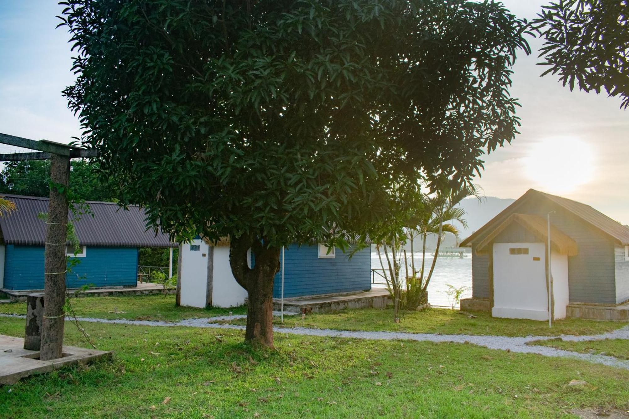 Sunset Nam Ngum Resort Vang Vieng Exterior photo